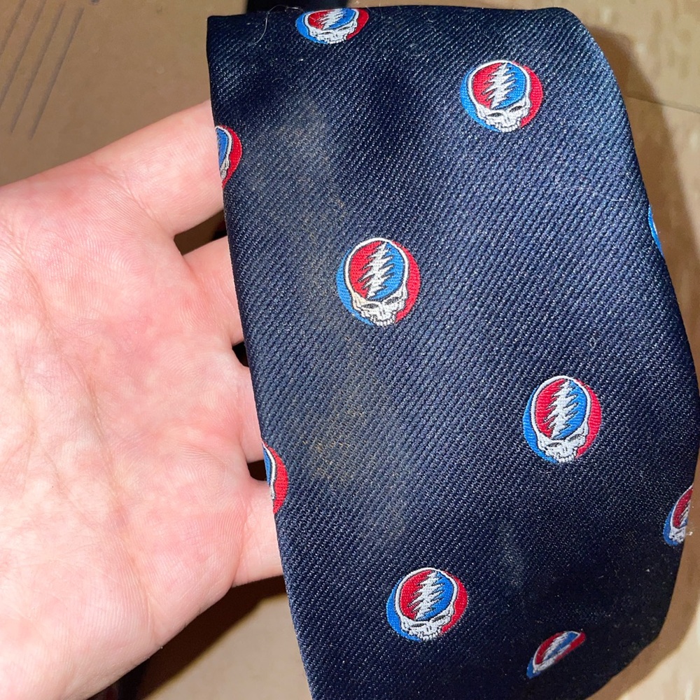 Grateful Dead limited edition tie small stain as seen in picture - Picture 8 of 9